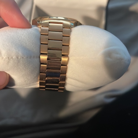 Gucci Rose Gold Watch, can customize the size - Picture 5 of 6